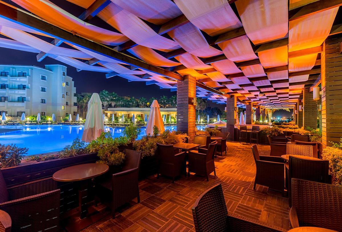 Vuni Palace Luxury Resort & Beach & Casino Kyrenia  Exterior foto