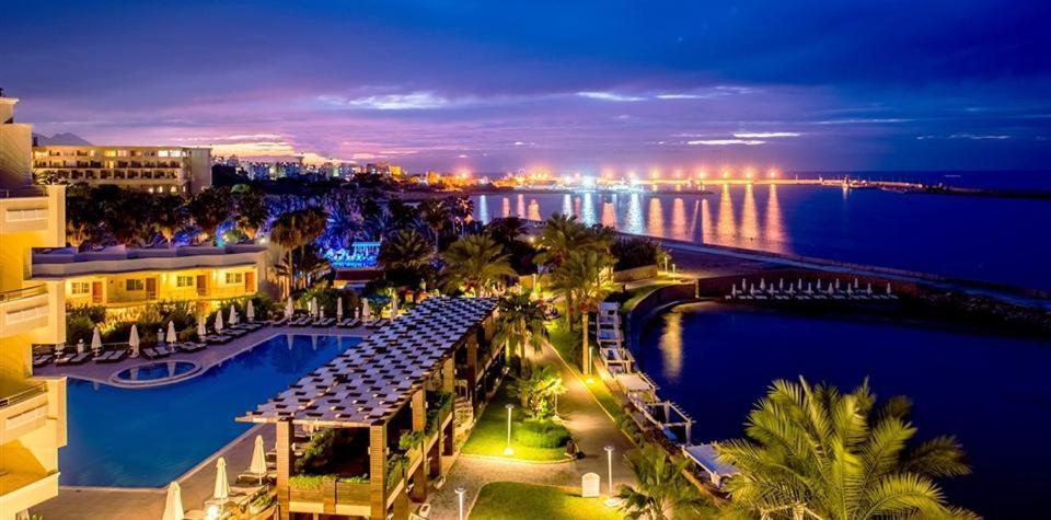 Vuni Palace Luxury Resort & Beach & Casino Kyrenia  Exterior foto