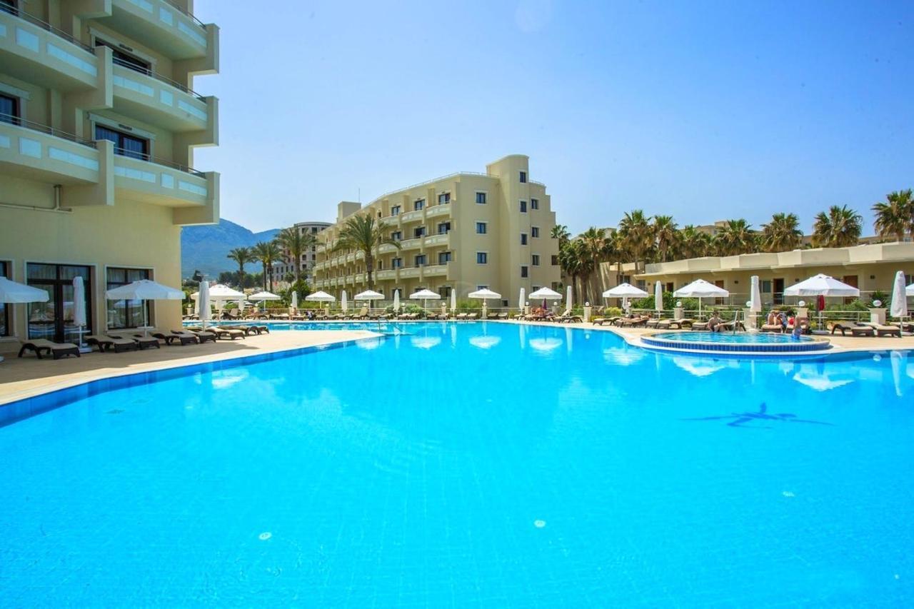 Vuni Palace Luxury Resort & Beach & Casino Kyrenia  Exterior foto